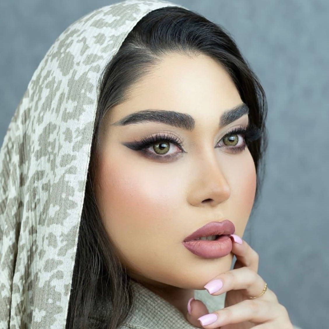لنز رنگی فصلی آلکسیا ، شماره 20 ALEXIA COLORED CONTACT LENS NUMBER 20